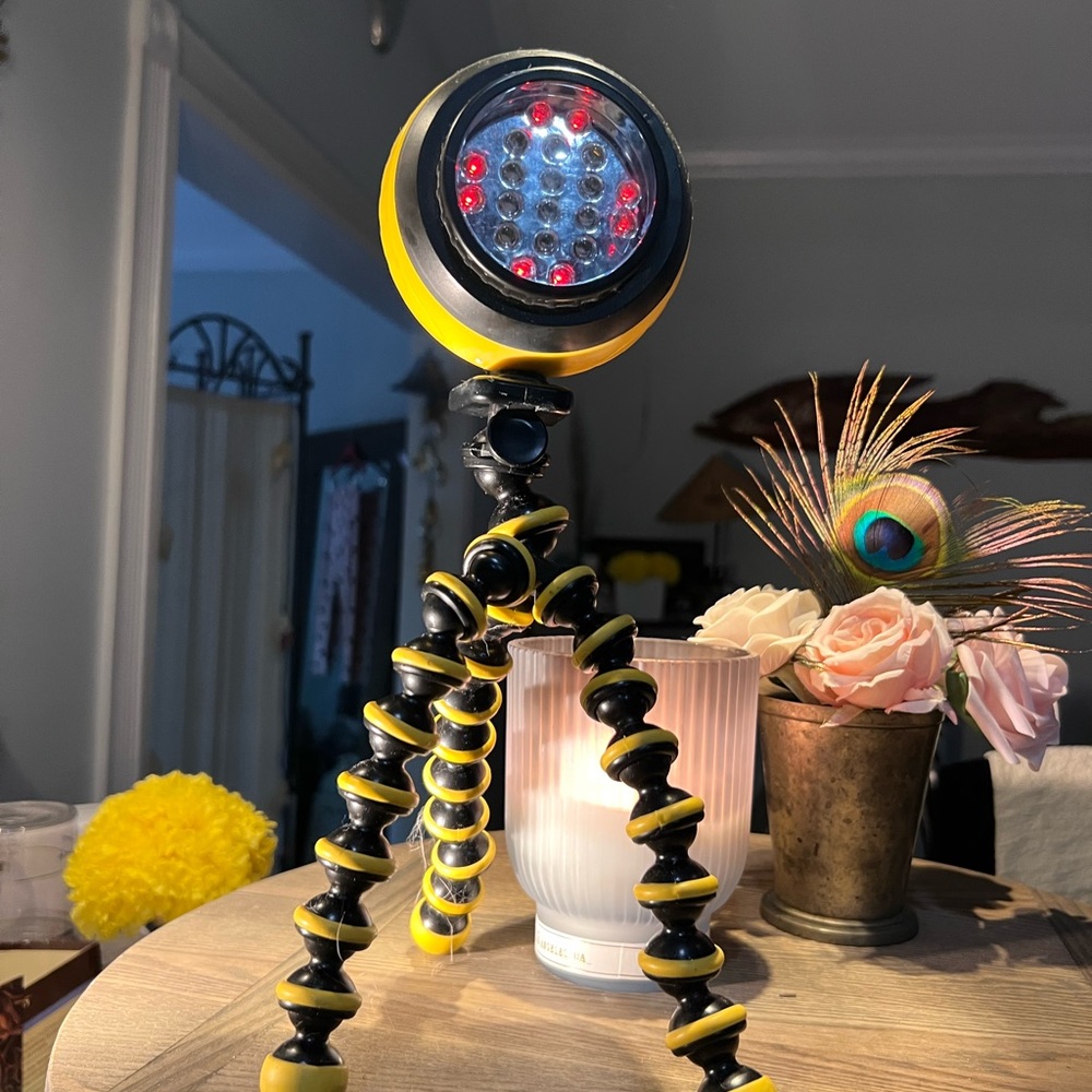 Stanley Black and Yellow LED Work Light (AAA batteries)